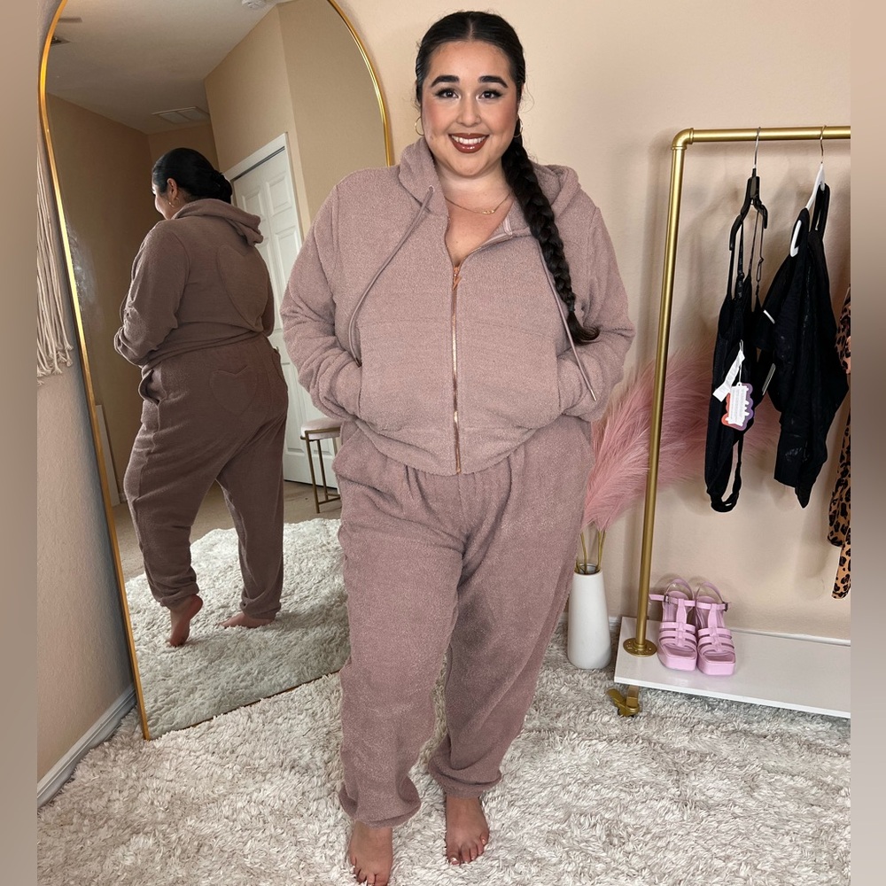 Fabletics 2 Piece Matching Sweat pant & Zip Up Jacket